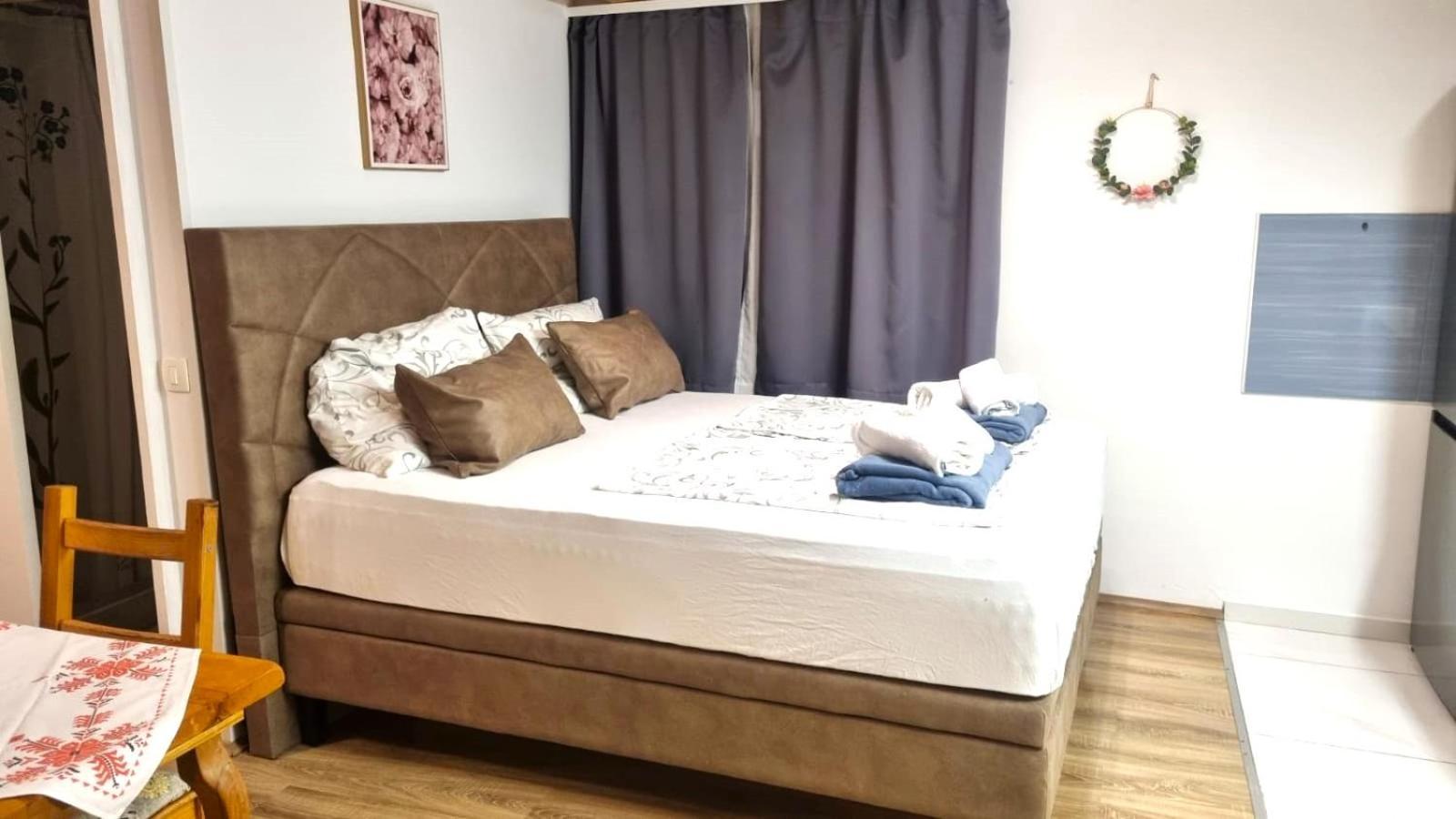 Sweet Apartment *