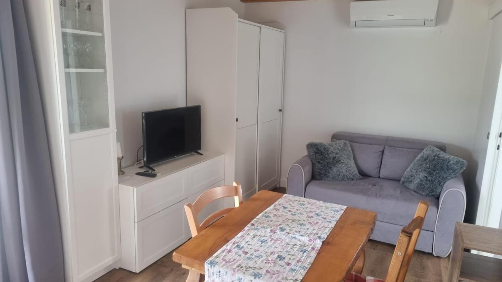 Sweet Apartment